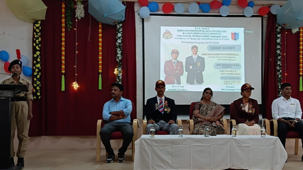 Hubballi Shri SK Arts College Students Felicitated for Participating in Republic Day Parade