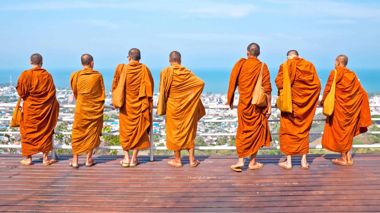 Bhaja Govindam Sloka 8: Why Attachment to Wife and Children is Temporary in Life’s Journey