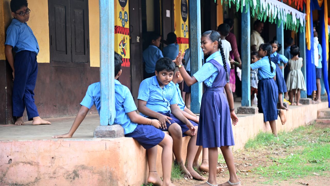 7 Lakh Students Drop Out of Government Schools in Karnataka in 3 Years