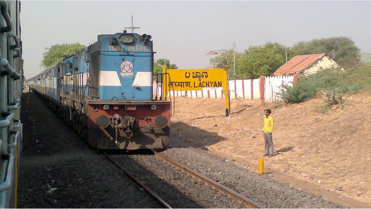 Sri Shankaralingeshwara Jatra Special: Basava, Golgumbaz Express trains will stop at Lachyana in Vijayapura